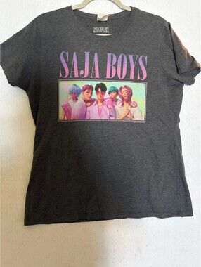 Netflix SAJA BOYS Graphic T-Shirt Size Large